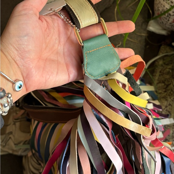 Beautiful leather multicolor fringe zip top shoulder/crosby - Picture 14 of 16